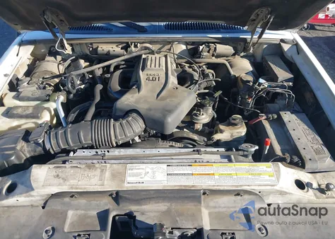 1999 Ford Explorer Eddie Bauer/Limited Edition/Xlt from USA, damaged, VIN 1FMZU32EXXZB64802